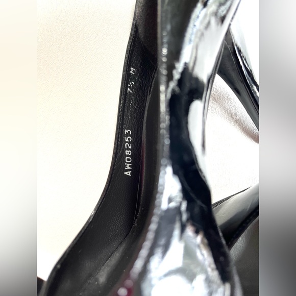 STUART WEITZMAN patent leather bow accents pump - Picture 4 of 11